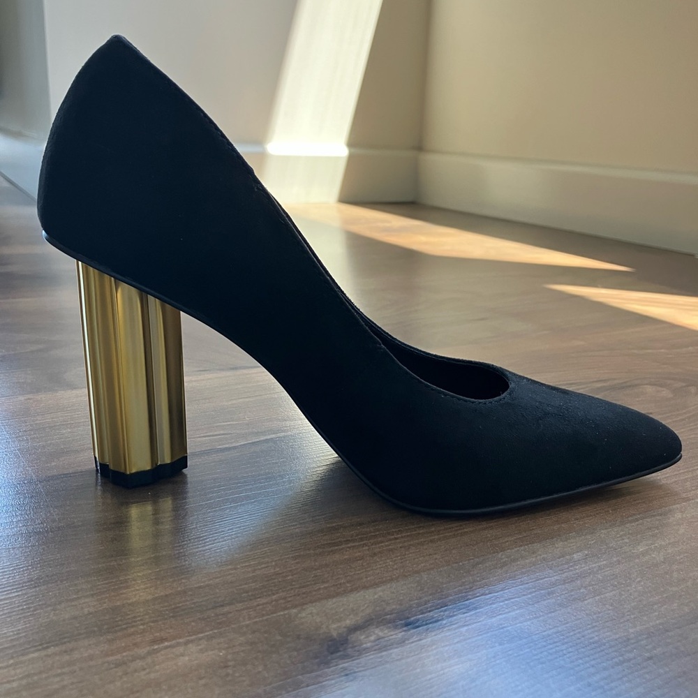 Katy Perry Black Pumps with Gold Heel